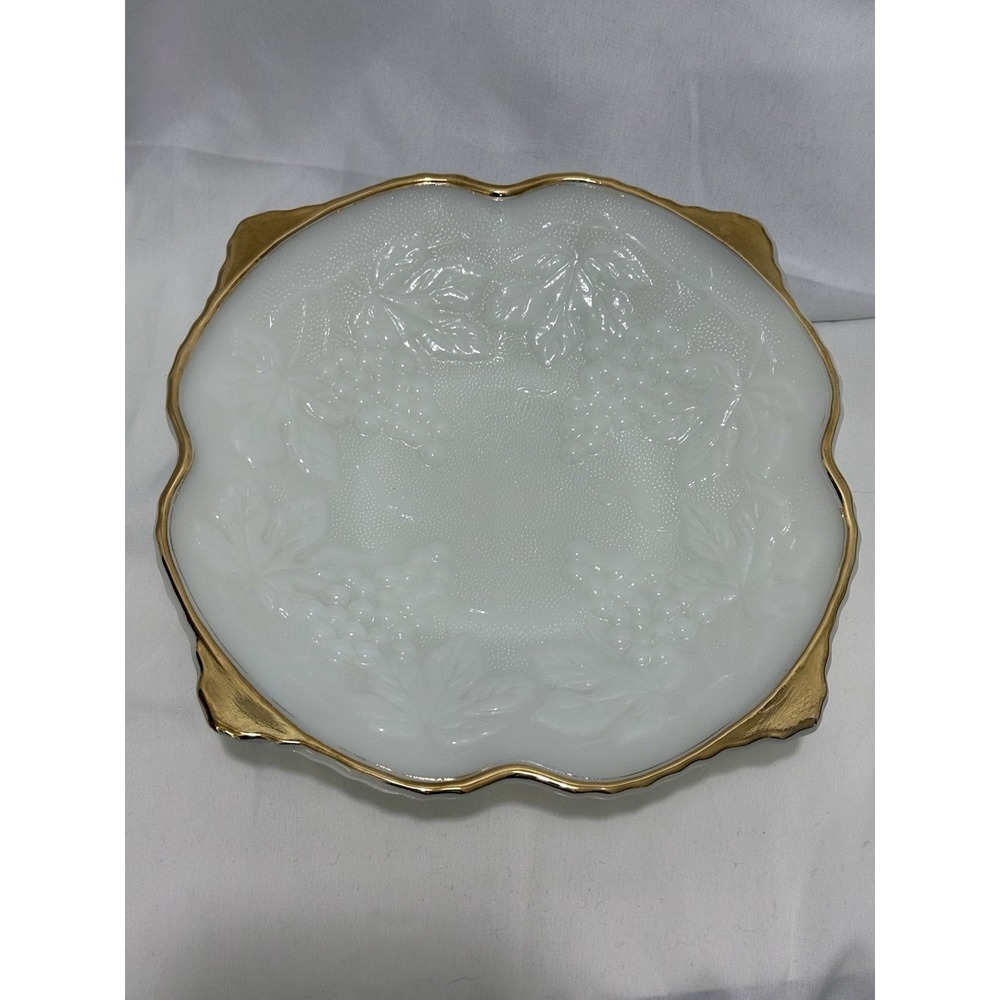 Vintage Anchor Hocking Milk Glass  8"Serving Bowl‎ With 22k Gold Trim